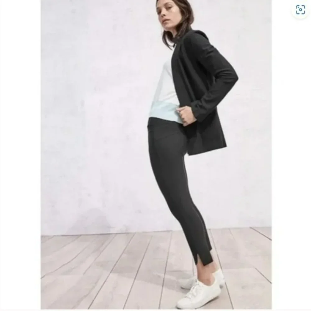 Athleta Stellar Tight Black Leggings Front Zip Pockets Size S‎ - Picture 2 of 12
